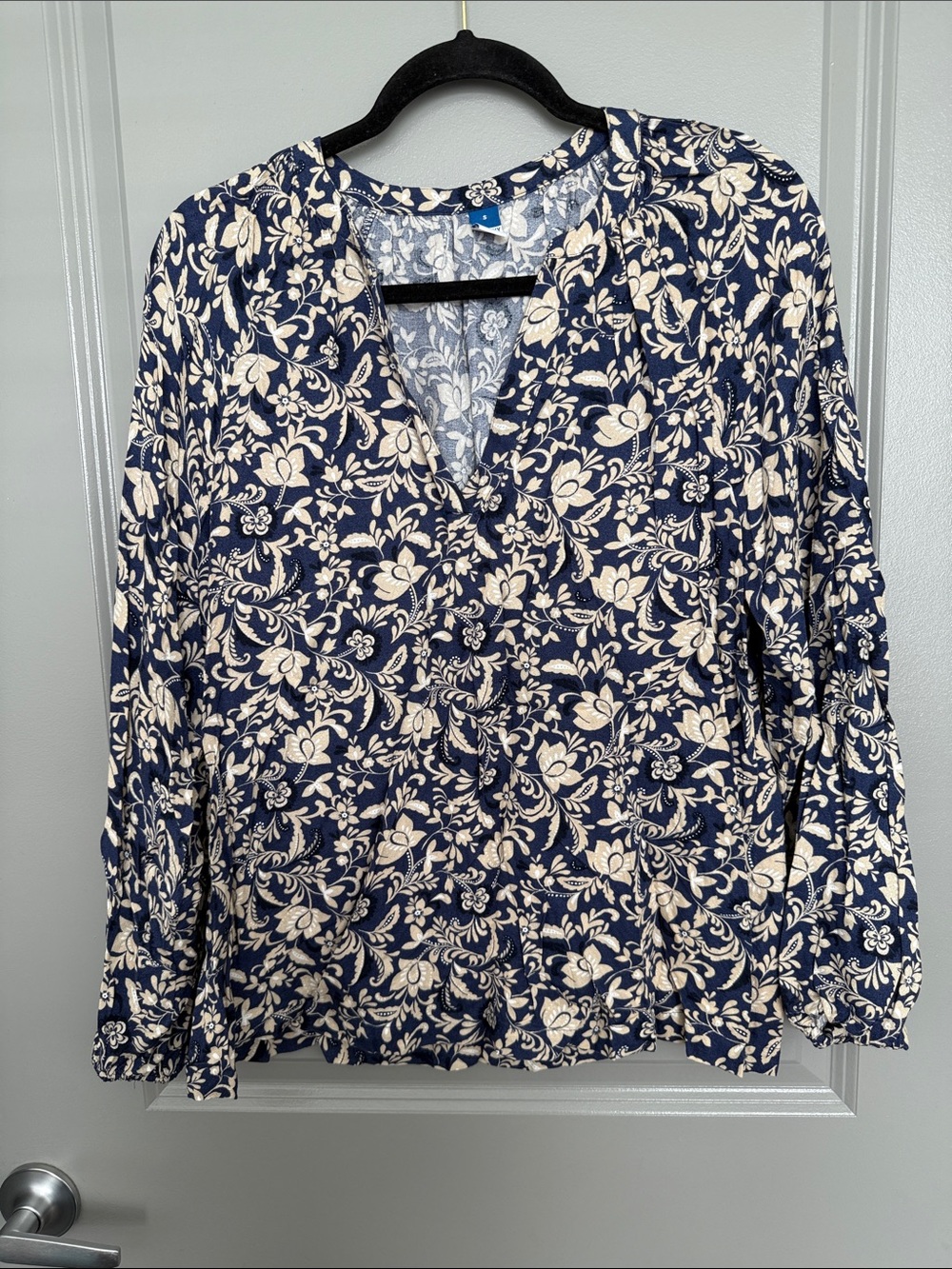 Old Navy Navy and Cream Floral V-Neck Tunic